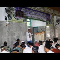 Ka. Kemenag BU Laksanakan Shalat Ied  di Masjid Agung Arga Makmur