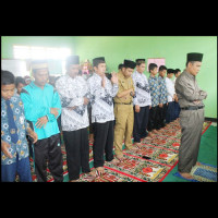 Anak Madrasah Benteng Diminta Membiasakan Sholat Dzuhur Berjamaah