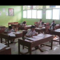 Siswa/i MIN 04 Derati Kabupaten RL Ikuti Ujian MID Semester 