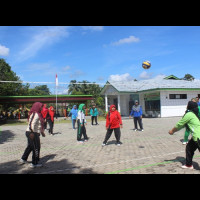   Kunjungan Ke Kemenag BU, DW Kemenag Benteng Latihan Volly Bersama