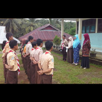 Kepala MTsN Karang Anyar <i>Briefing</i> Peserta Lomba Pramuka