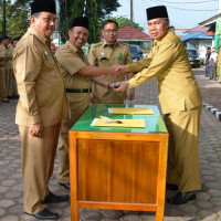 Ka.Kanwil Kemenag Bengkulu Serahkan Kendaraan Operasional 