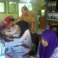 MIN 01 Dusun Curup Bimbing Mahasiswa PPL STAIN Curup Susun Laporan