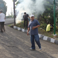 Kemenag Kota Bengkulu Gotong Royong Bersihkan Lingkungan Kantor