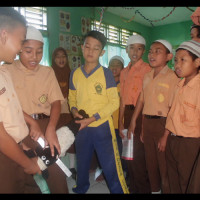 Siswa MIN 01 Dusun Curup Laksanakan Praktek Pemotongan Hewan Qurban