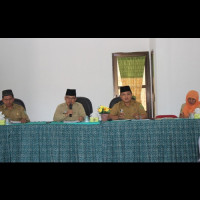 Kepala Kemenag Benteng Berikan Reward Peraih Nilai UN Madrasah Tertinggi