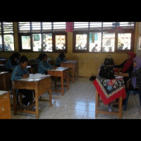 93 Siswa–siswi MTsN Karang Anyar Sukses Ikuti UN