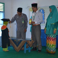 KaKemenag Lebong Wisuda 55 Santri RA