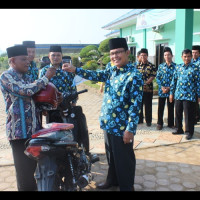 KaKemenag Benteng Serahkan Tornas Penghulu