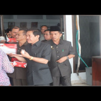 Ka.Kemenag Seluma Hadiri Undangan Ketua DPRD 