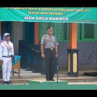 Polres Bengkulu Utara Pembina Upacara di MAN Arga Makmur