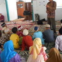 Rangkul Santri Ka .KUA Pino Raya Terjun ke TPQ