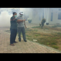 Pergantian Musim Kemenag Benteng Lakukan Fogging