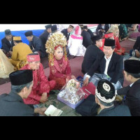 Kepala MIN 03 Bandung Marga Hadiri Nikah Massal 