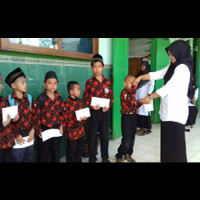 Pembagian Zakat di MIN 01 Purwodadi