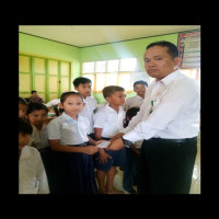 Ka.MIN Derati RL Berikan Reward Siswa Berprestasi