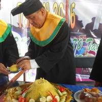 Kakan Kemenag BS Minta Agenda Wisuda Santri Pino Raya Ditingkatkan 