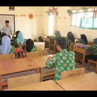 Jelang UNAS dan UAMBN, Kasi Pendmad Kemenag Benteng Ajak Siswa Efektif Belajar