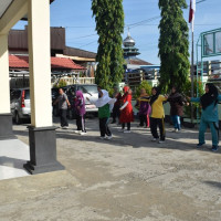 Kantor Kemenag Kota Bengkulu Rutin Adakan Senam Bersama Jumat Pagi 