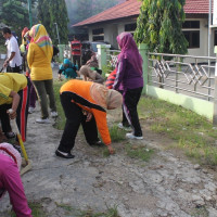 Cegah DBD Kemenag Kota Adakan Gotong Royong Kebersihan Lingkungan