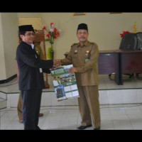 Ka.Kemenag Lebong Terima Kalender Dari DMI Bengkulu