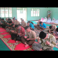 Hadapi UN, Siswa/i MAN Manna Dzikir Bersama