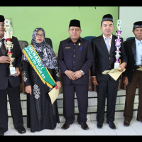 Ka.Kan Kemenag BS Kukuhkan KS,KUA Dan Masjid Teladan