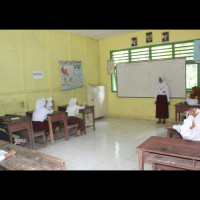 Siswa Kelas VI MI As-Salam Benteng Gelar Ujian Praktek  