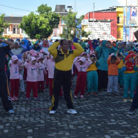 Ribuan Santri Kota Bengkulu Ikuti Senam Anak Soleh Kemenag Dan RB