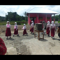 Siswa Siswi MIM Lubuk Kembang Adakan Outdoor Learning      