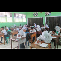 Siswa MTs Nurul Kamal RL Laksanakan Ujian Semester  