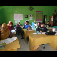 Dewan Guru MIM 10 Karang Anyar RL Rekap Nilai Ujian Semester