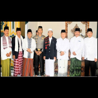  Ka.KanKemenag Bersama Bupati Seluma Laksanakan Shalat Id 1437 H