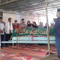 Ka.KanKemenag Benteng Serahkan Jenazah Jamaah Haji Kepada Keluarga