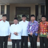 Ka.Kan Kemenag Seluma Sambut Kedatangan Jamaah Haji