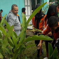 MAN 2 Lebong Budayakan Kebersihan Lewat Sabtu Bersih 