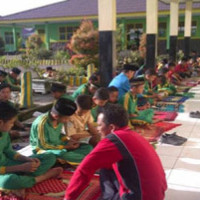 Kegiatan Pembacaan Surat Yasin di Lapangan MTsN 01 Kepahiang