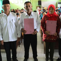 Kemenag BS Serahkan SK PAH Periode Ke-2