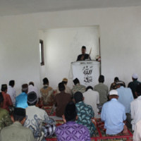 H. Towilan, M.Pd Isi Khutbah Jum’at di Masjid Nurul Iman Trans Malakoni, Enggano