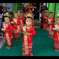 Sekapur Sirih Warnai Peringatan Hari Anak Internasional Di Kecamatan Selupu Rejang