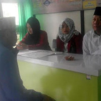 Kakek 73 Tahun, Konsultasikan Persyaratan Nikah Di KUA Selupu Rejang