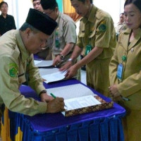 Penyelenggara Bimas Kristen Kemenag RL Tandatanggani Pakta Integritas