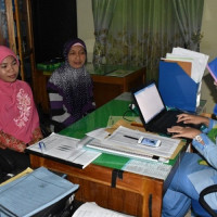 Staf Haji Kemenag Benteng Ajarkan Cara Mengetahui Estimasi Keberangkatan Haji 