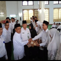 Pgs.Ka.KUA Curup Timur RL Hadiri Pembagian SK PAI Non PNS