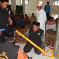 Kepala Kemenag Kepahiang Ukur Arah Kiblat Di Masjid Al- Jihad