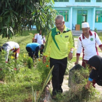 Program Jum'at Bersih Kemenag Kaur Terus Dilanjutkan