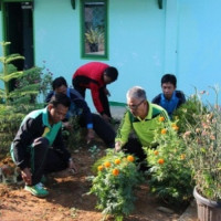 ASN Kemenag Kaur Kedepankan Kebersihan Kantor 