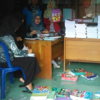 MIN 04 Kepahiang Tambah Koleksi Buku Perpustakaan