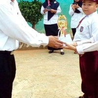 Ka.MIN Kembang Tanjung Seluma Beri Reward Siswa Berprestasi