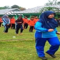 Siswa MTsN Taba Penanjung Ikuti Senam Sehat